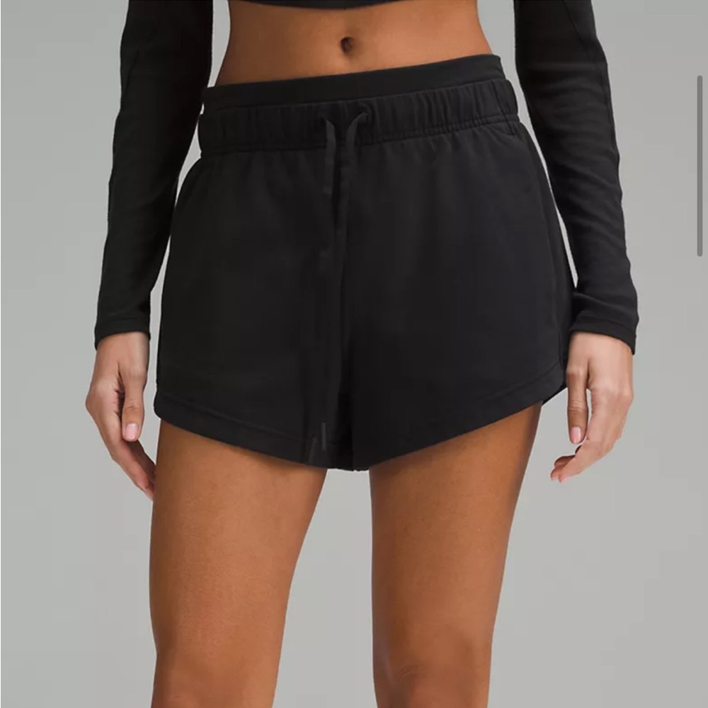 Lululemon inner glow shorts